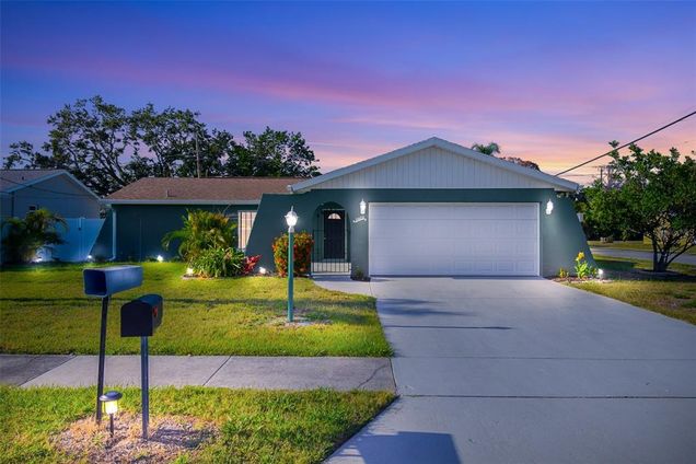 2402 16th Street W