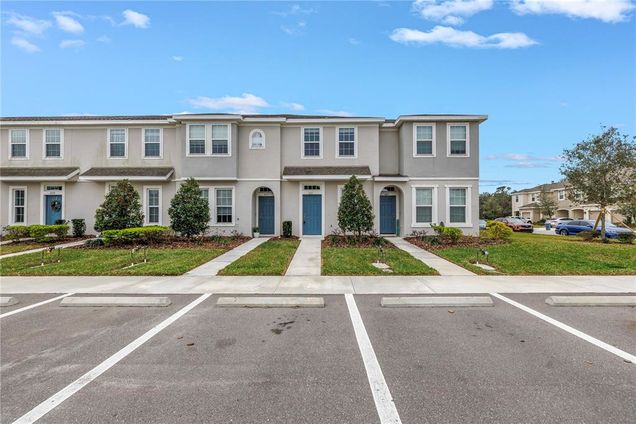 6111 Fairmont Lane PALMETTO, FL Townhouse Active - Photo 1 of 49. Opens carousel modal
