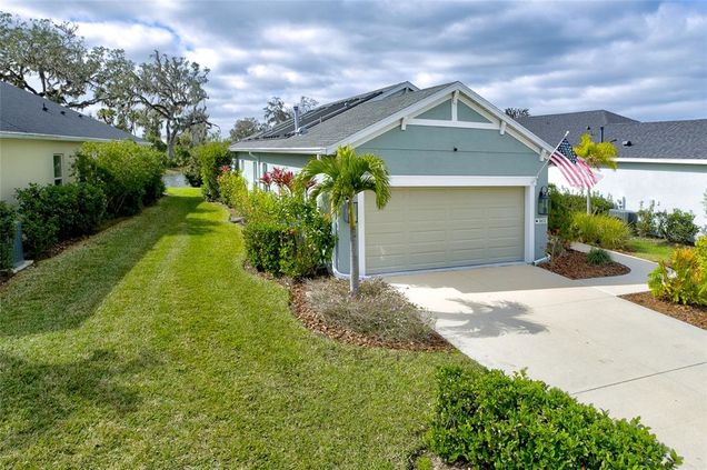 3631 Shimmering Oaks Drive PARRISH, FL House Active - Photo 1 of 50. Opens carousel modal