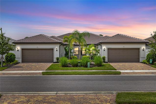 13837 Vadini Street VENICE, FL House Active - Photo 1 of 45. Opens carousel modal
