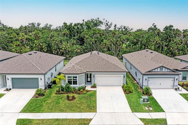 3129 61st Terrace E ELLENTON, FL House Active - Photo 1 of 33. Opens carousel modal