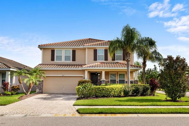 3039 Oriole Drive SARASOTA, FL House Active - Photo 1 of 34. Opens carousel modal