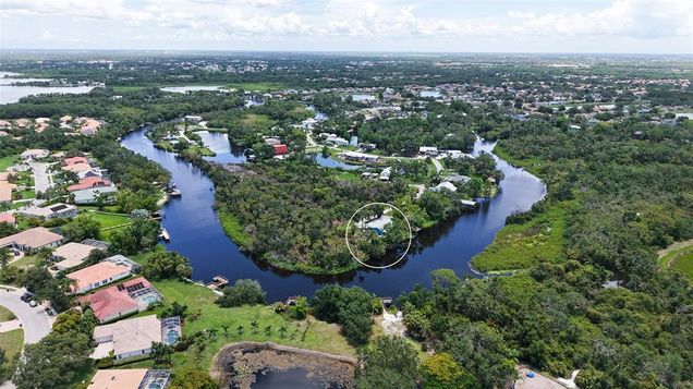 #A4658247 BRADENTON, FL House Active - Photo 1 of 67. Opens carousel modal