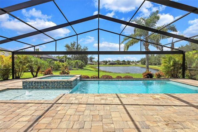 12071 Forest Park Circle BRADENTON, FL House Active - Photo 1 of 77. Opens carousel modal