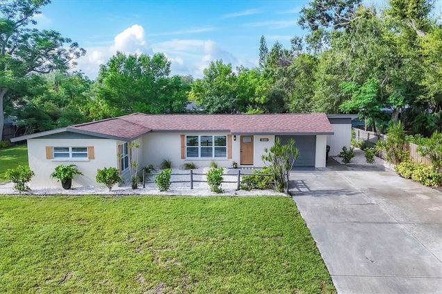 2426 Calamonga Lane