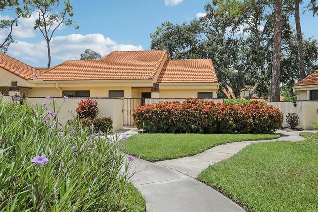5387 Huntingwood Court Unit 4 SARASOTA, FL Condo Active - Photo 1 of 33. Opens carousel modal