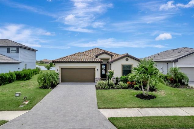 5327 Coral Reef Way