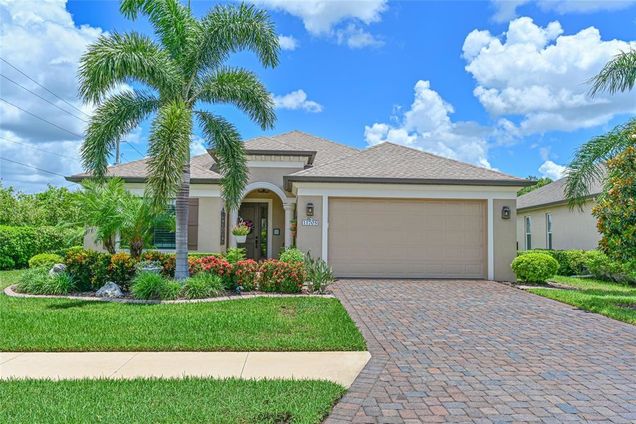 11705 Goldenrod Avenue BRADENTON, FL House Active - Photo 1 of 51. Opens carousel modal