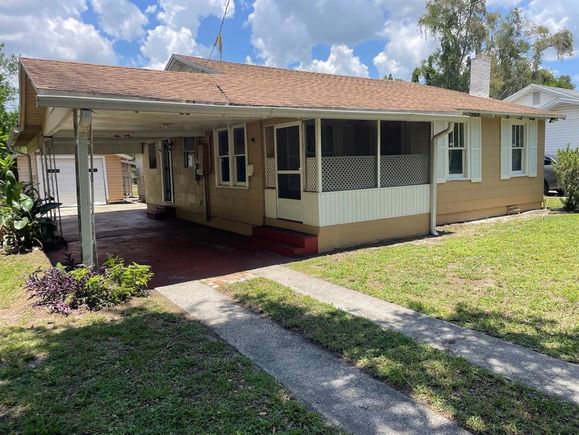 1512 Holly Road