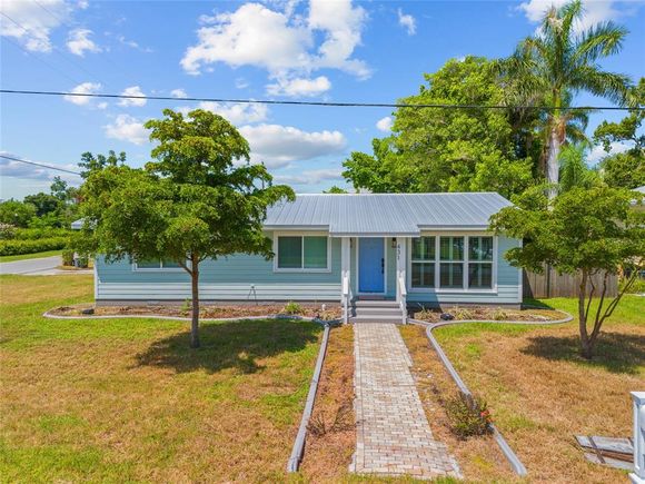 431 Harvey Street PUNTA GORDA, FL House Active - Photo 1 of 44. Opens carousel modal