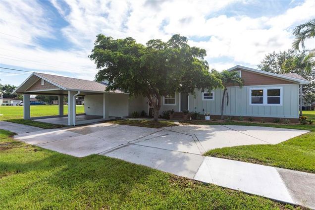 902 Narranja Street PUNTA GORDA, FL House Active - Photo 1 of 32. Opens carousel modal