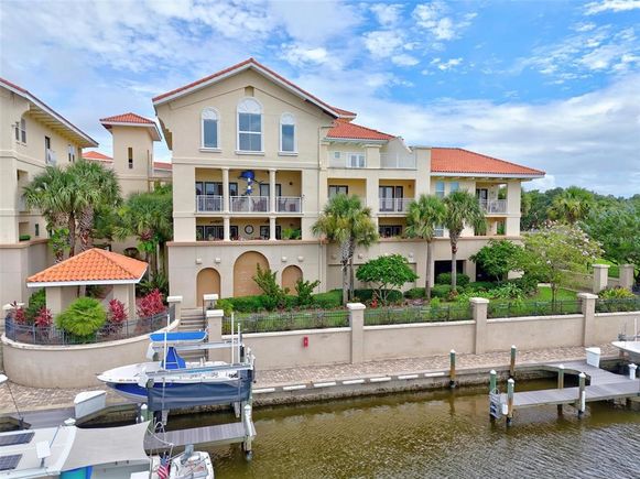 300 Bella Harbor Court Unit 113