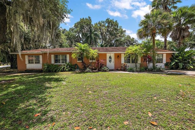 1020 Cottonwood Street LEESBURG, FL House Sold - Photo 1 of 1. Opens carousel modal