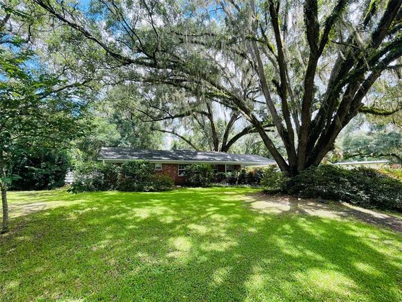 1820 SW 49th Place