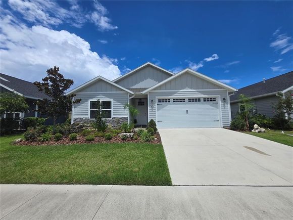 1464 SW 66th Drive GAINESVILLE, FL House Active - Photo 1 of 58. Opens carousel modal