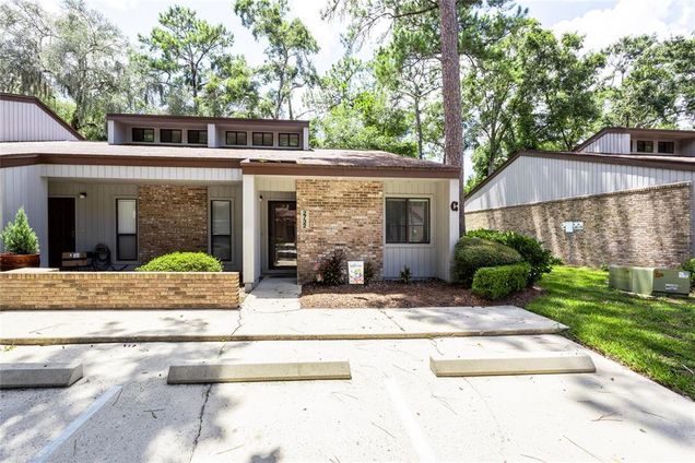 2732 NW 39th Drive Unit 2732 GAINESVILLE, FL Condo Active - Photo 1 of 38. Opens carousel modal