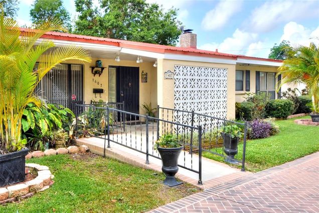 1407 Easton Drive