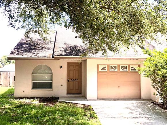 1427 Shirley Drive LAKELAND, FL Townhouse Active - Photo 1 of 18. Opens carousel modal