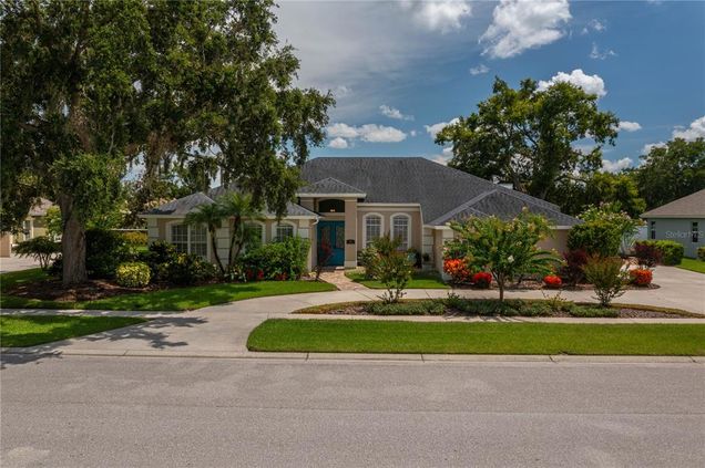 825 Square Lake Drive