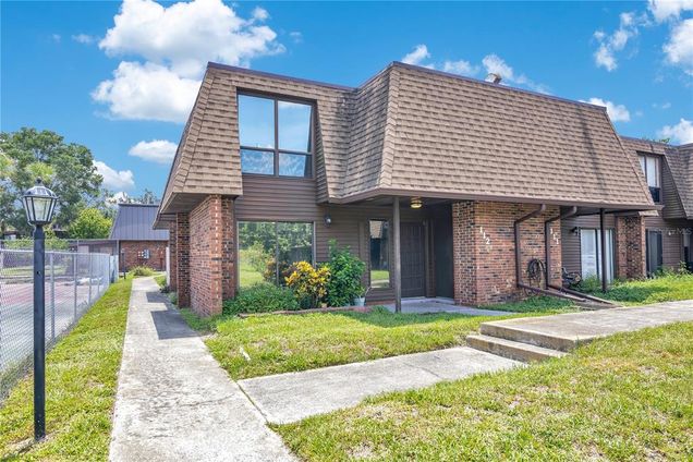 1836 N Crystal Lake Drive Unit 11
