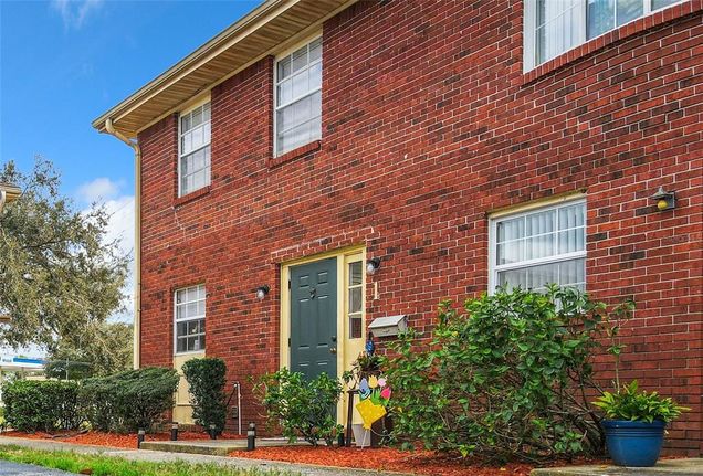 1920 E Edgewood Drive Unit E1
