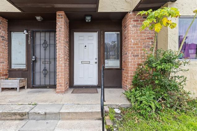 5137 Piccadilly Circus Court Unit 3 ORLANDO, FL Condo Active - Photo 1 of 34. Opens carousel modal