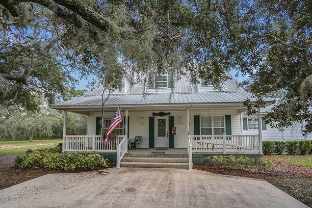 8077 Lake Hatchineha Road HAINES CITY, FL House Active - Photo 1 of 40. Opens carousel modal