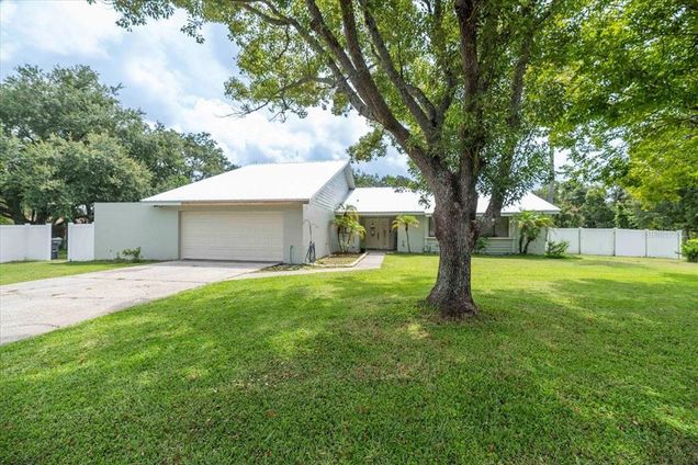 3791 Willow Crest Boulevard MULBERRY, FL House Active - Photo 1 of 84. Opens carousel modal