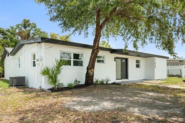 21962 Cellini Avenue PORT CHARLOTTE, FL House Active - Photo 1 of 15. Opens carousel modal