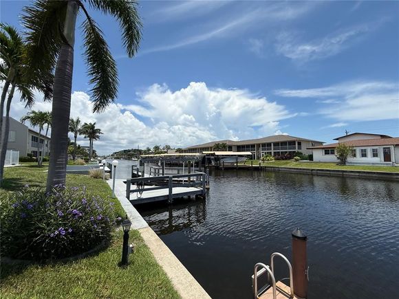 1220 SE 46th Street Unit 101