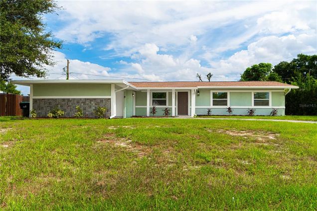 5709 Ridgeway Drive