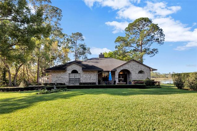 9318 Lake Hickory Nut Drive