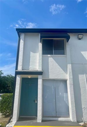 4149 S Semoran Boulevard Unit 13 ORLANDO, FL Townhouse Active - Photo 1 of 7. Opens carousel modal