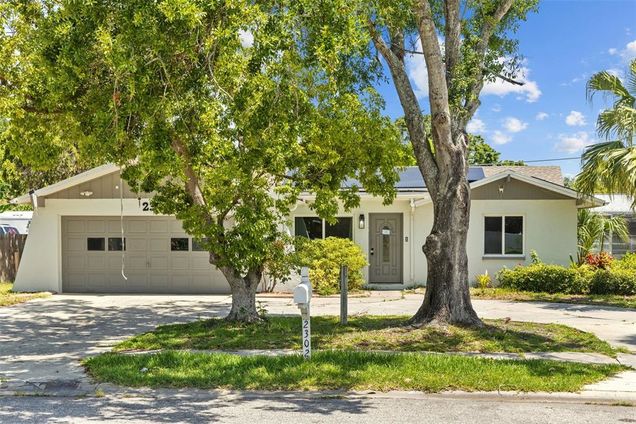 2302 16 Street W PALMETTO, FL House Active - Photo 1 of 40. Opens carousel modal