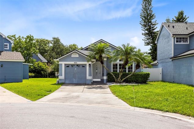 625 Goshen Court ORLANDO, FL House Active - Photo 1 of 42. Opens carousel modal