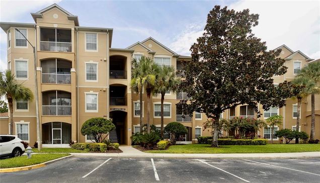 2821 Almaton Loop Unit 204