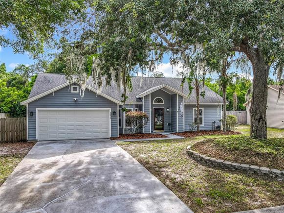 4274 Meeting Place SANFORD, FL House Active - Photo 1 of 35. Opens carousel modal