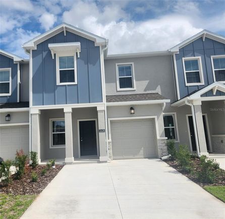 2628 Armstrong Avenue CLERMONT, FL Townhouse Active - Photo 1 of 20. Opens carousel modal