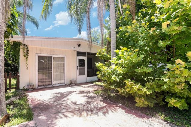 139 Bossieux Boulevard MELBOURNE, FL House Active - Photo 1 of 29. Opens carousel modal