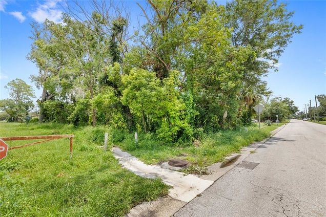 101 Hartwell Avenue SANFORD, FL Plot of land Active - Photo 1 of 5. Opens carousel modal