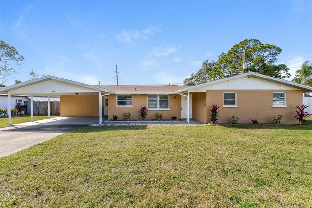 2472 Waneta Drive SARASOTA, FL House Active - Photo 1 of 16. Opens carousel modal
