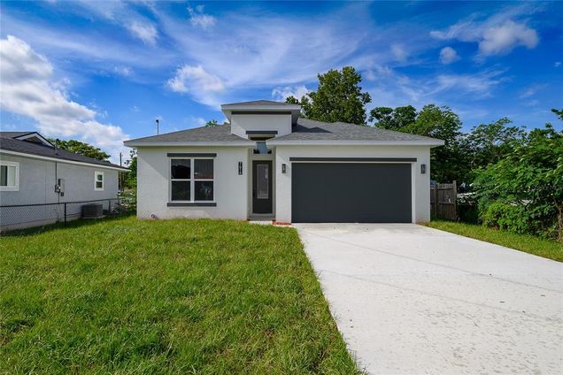 7616 Carolyn Avenue ORLANDO, FL House Active - Photo 1 of 22. Opens carousel modal