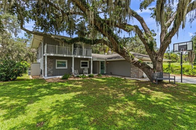 11815 Lake Susan