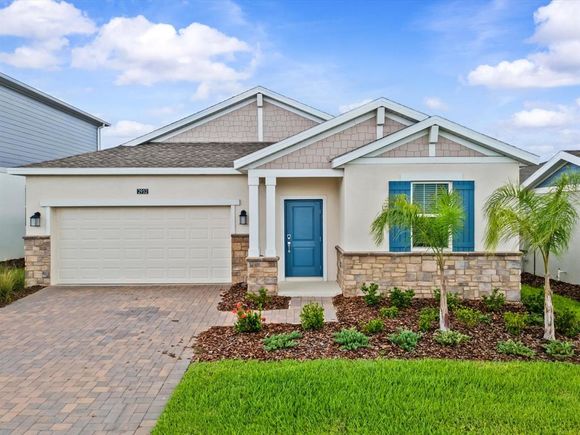 2952 Armstrong Avenue CLERMONT, FL House Active - Photo 1 of 27. Opens carousel modal