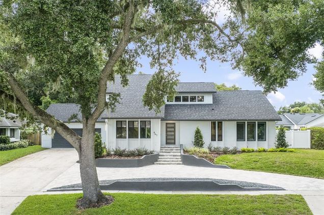 941 Versailles Circle