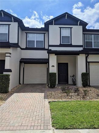 10272 Park Commons Drive ORLANDO, FL Townhouse Active - Photo 1 of 25. Opens carousel modal
