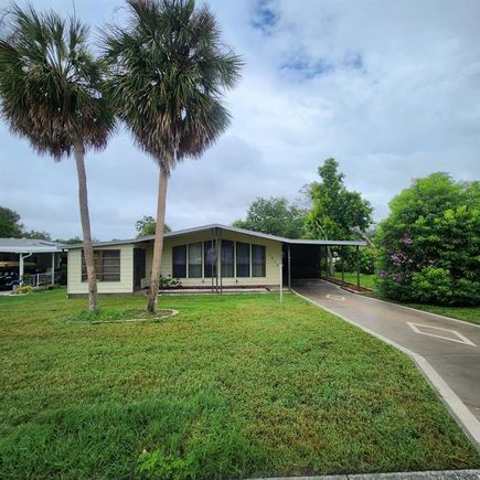 1012 Parker Place LADY LAKE, FL House Active - Photo 1 of 43. Opens carousel modal