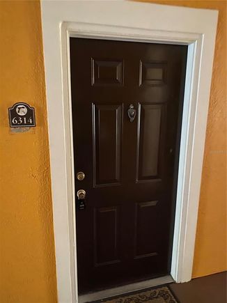 5467 Vineland Road Unit 6314 ORLANDO, FL Condo Active - Photo 1 of 7. Opens carousel modal