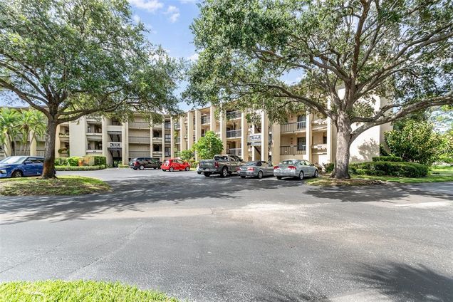 4121 Player Circle Unit 505 ORLANDO, FL Condo Active - Photo 1 of 29. Opens carousel modal