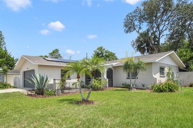 712 Eagle Avenue LONGWOOD, FL House Active - Photo 1 of 29. Opens carousel modal